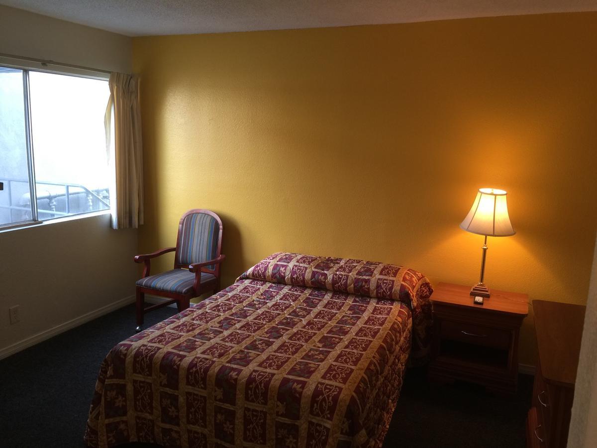Studio Lodge Hotel - Los Angeles — Photos 2